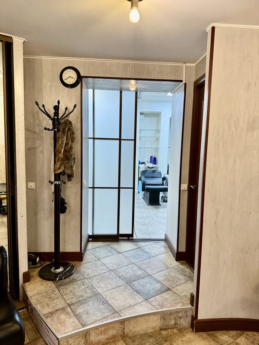 Продам приміщення салон краси, центр міста, 95 квартал, 78 м.кв