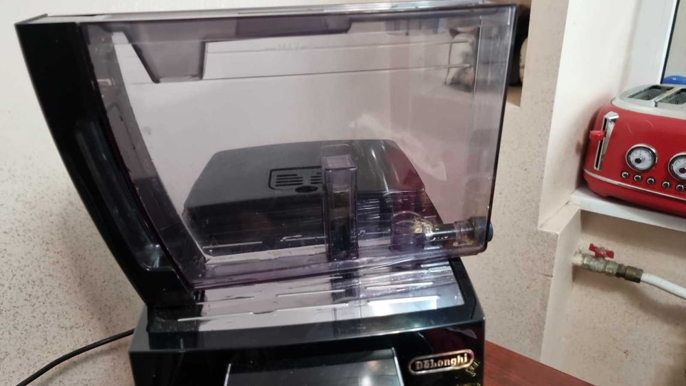 Кавоварка еспрессо DELONGHI ECAM 25.462 B ідельн стан все працює