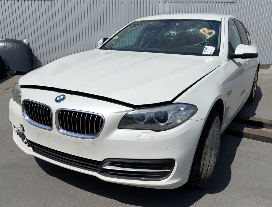 BMW F10/F11, 520 D frente completa 2014, FARÓIS XENON.