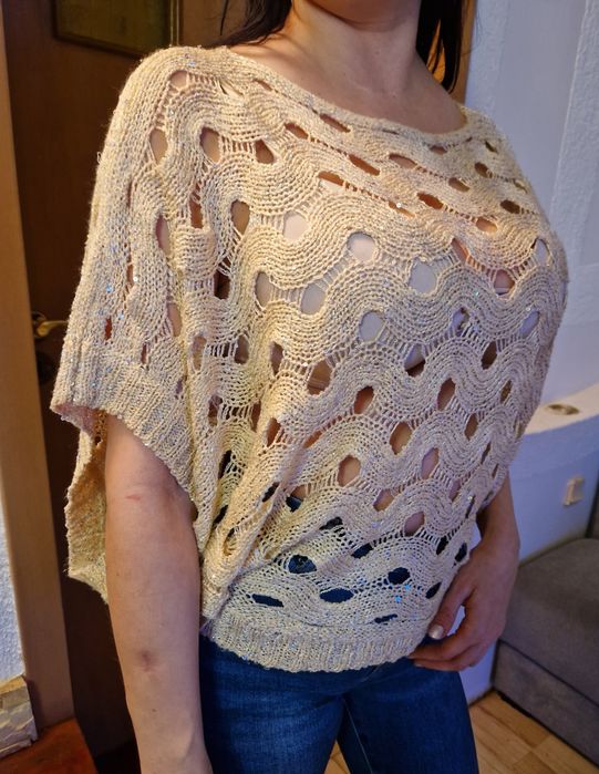 Sweter ażurowy typu nietoperz beżowy cekinowy one size