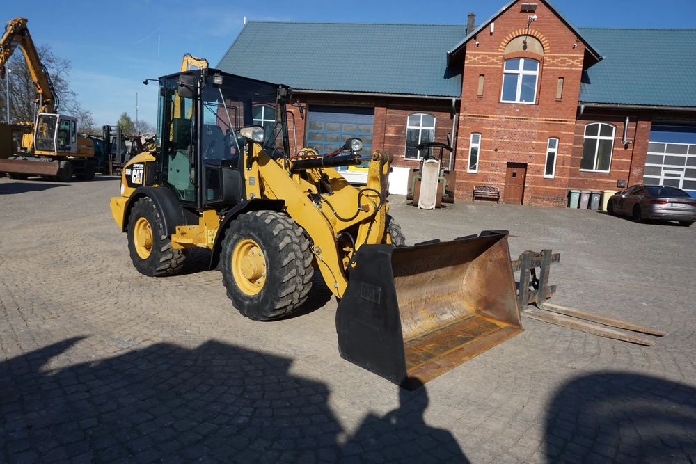 Caterpillar 906 H2, z Niemiec  Centralne smarowanie, Zadbana, bez AdBlue i DPF, 906/907/908