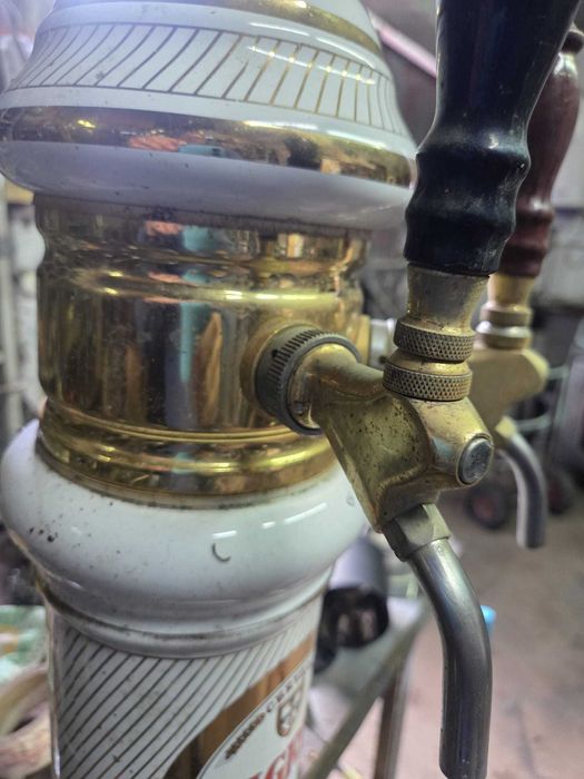 Coluna da cerveja sagres com torneira dupla