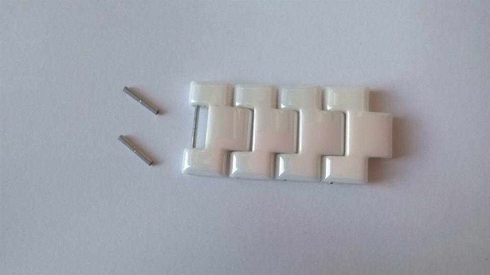 Relogio Emporio Armani com bracelete em ceramica branca. 180€