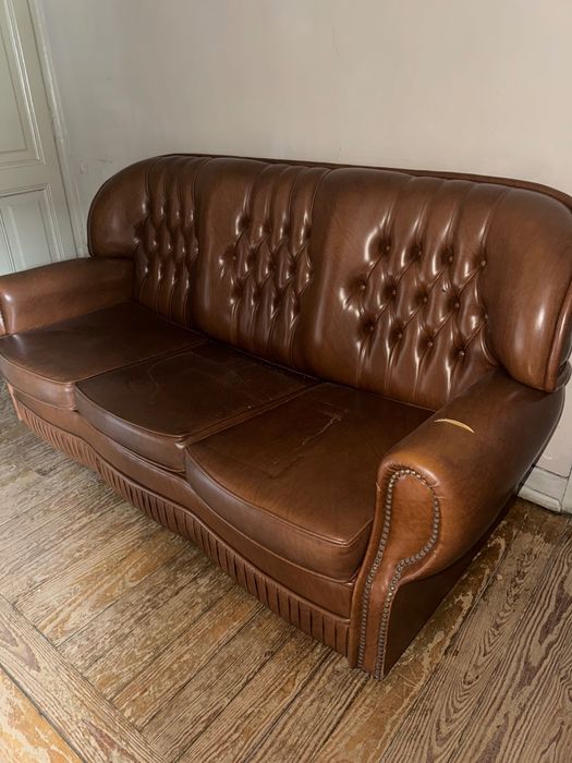 Sofá em pele sintética