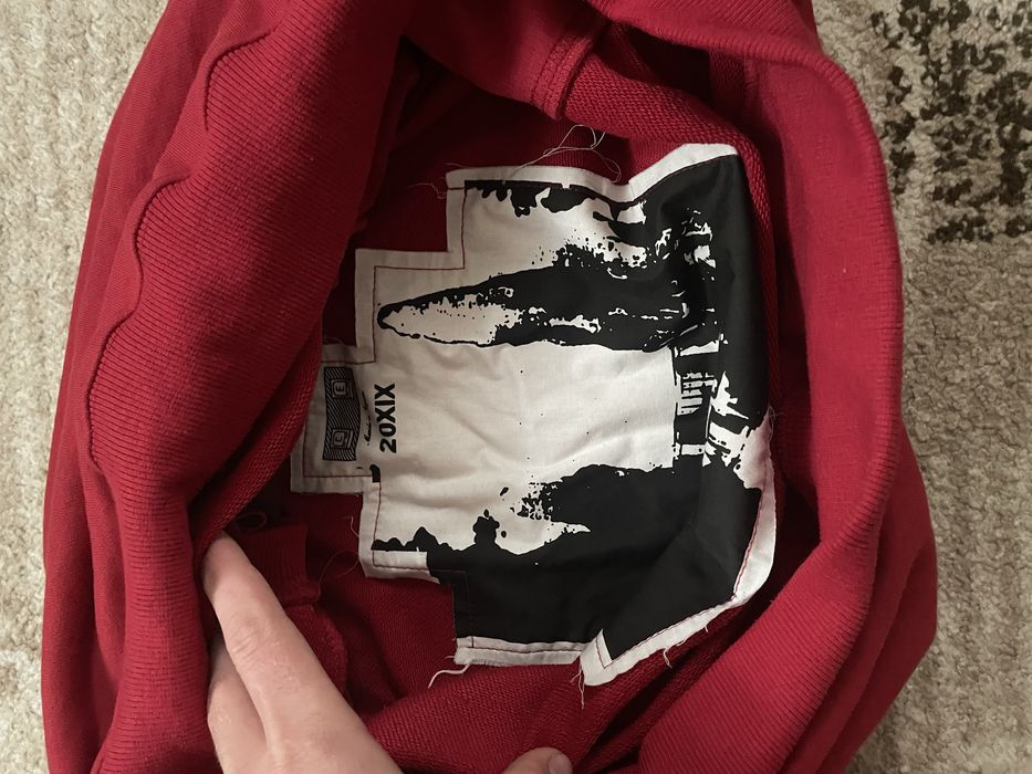 Красный Cav Empt