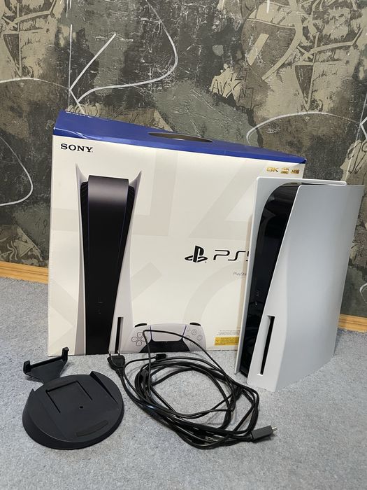 Продам Sony PlayStation 5 825 GB