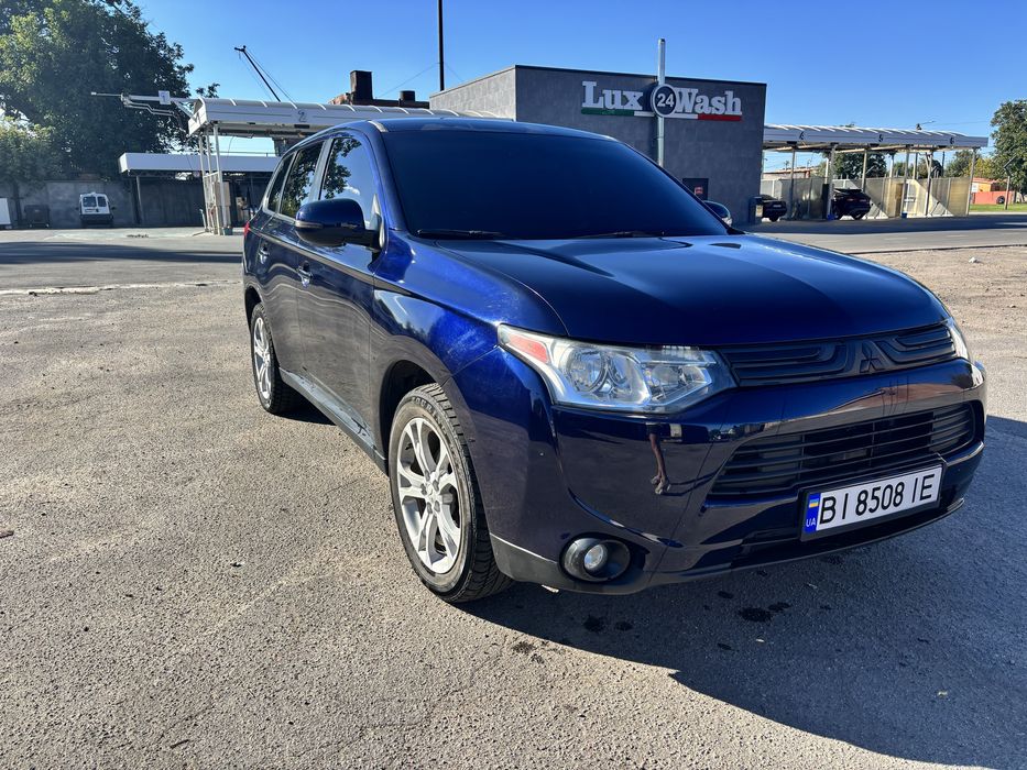 Mitsubishi Outlander 2013 авто