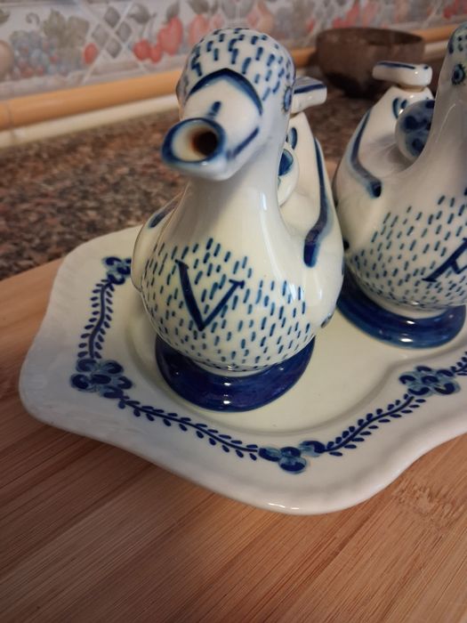 Galheteiro em porcelana de Viena do Castelo