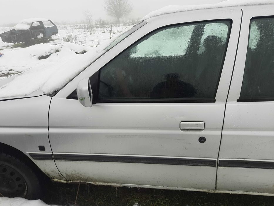 Двері Форд Ескорт 6 1994 Ford Escort VI