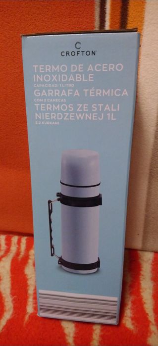 Termos marki Crofton ze stali nierdzewnej 1-litrowy plus dwa kubki.