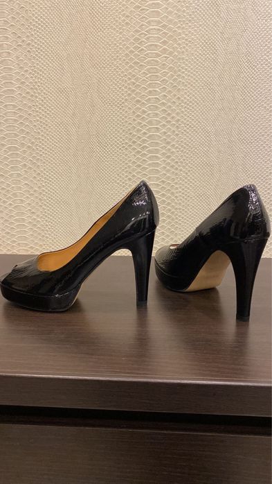 Лаковые туфли Pasito 39 размер