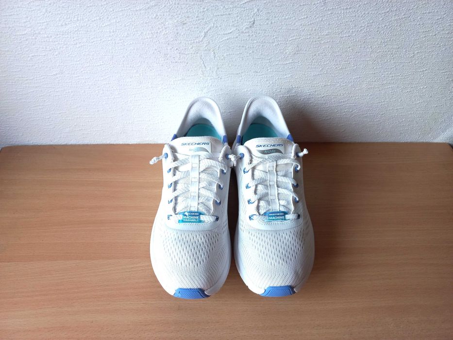 Чудові кросівки Skechers 38-38,5 р.