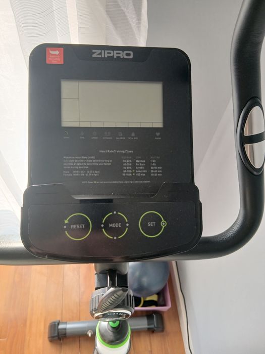 Bicicleta estática da marca Zipro