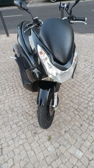 Moto pcx usada. Moto impecável