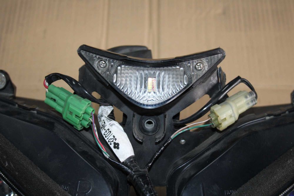 Lampa Przód Przednia Wiązka OEM Honda CBR 1000RR SC57 04-05