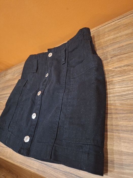 Czarna mini spódniczka Bershka