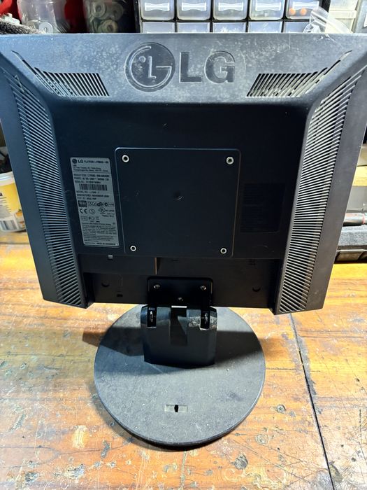 Monitor LG stan nieznany