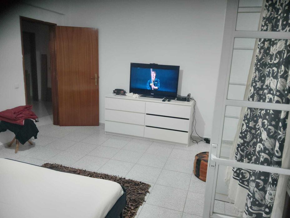 Arrenda-se T2 em muito bom estado