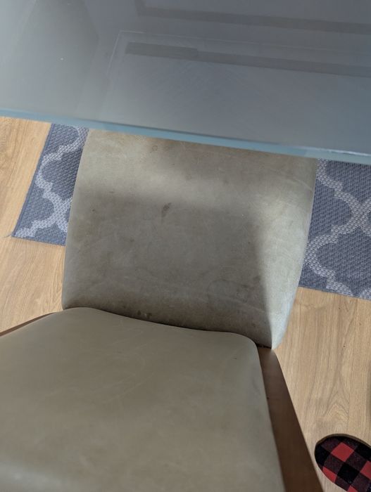 Conjunto de sala de jantar - mesa e 4 cadeiras