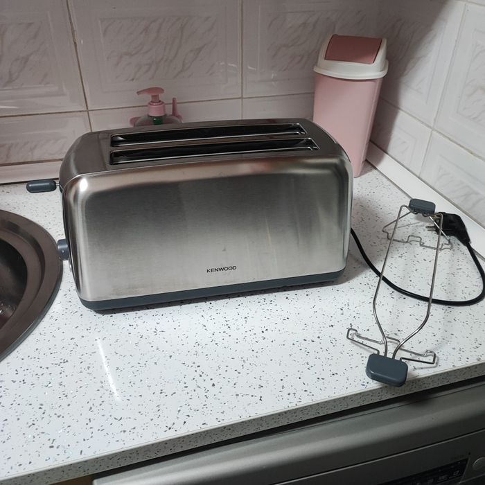 Torradeira kenwood TTM470