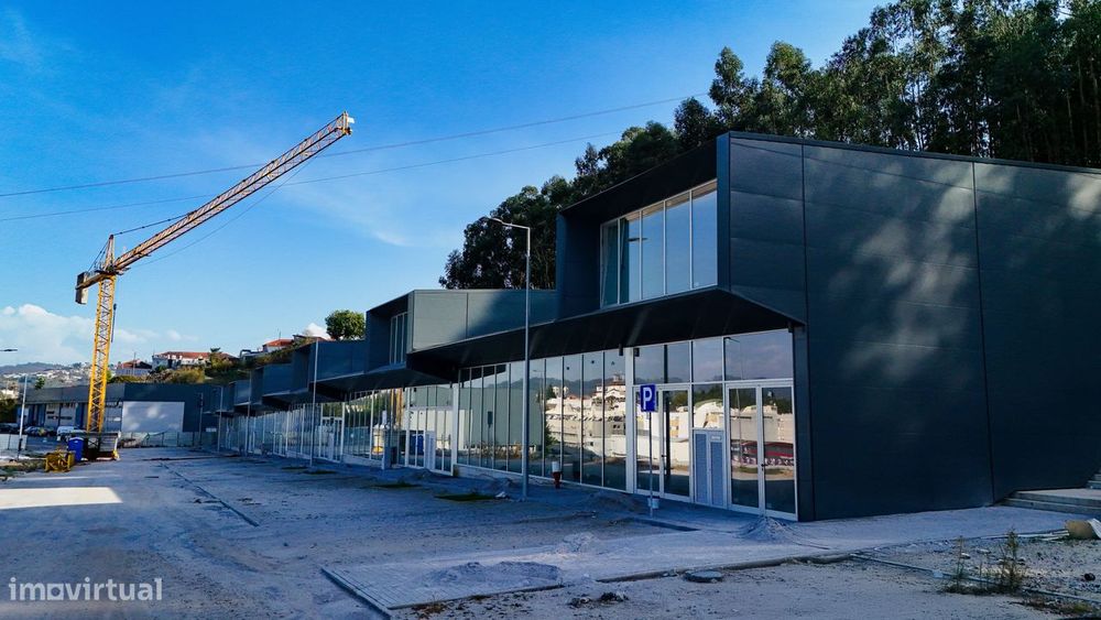 Armazéns/Lojas para arrendamento em Azurém