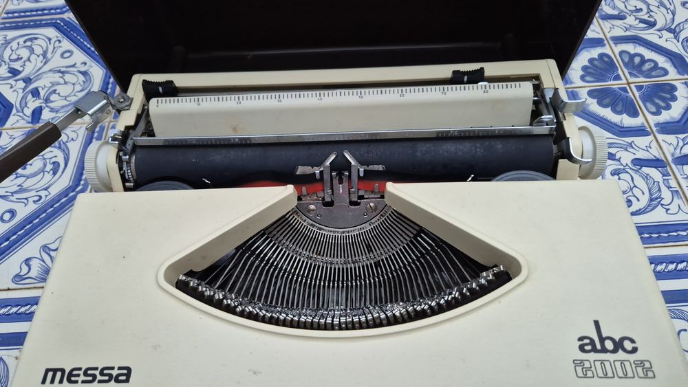 Máquina de escrever Messa