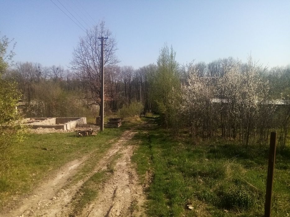 Продається дачна ділянка біля міста