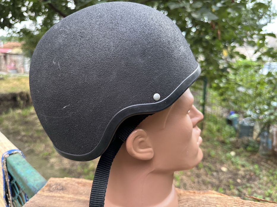 Шоломи б/У в наявності 2шт