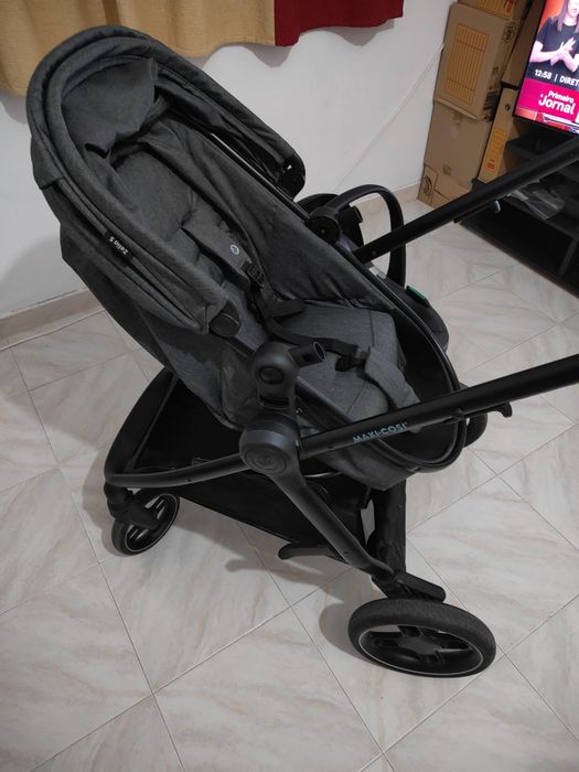 Conjunto Maxicosi zelia S + berço + colchao