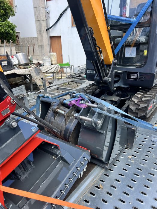 Mini guiratori 2 ton yanmar 20.5 kw Nova, cabine 27 cavalos