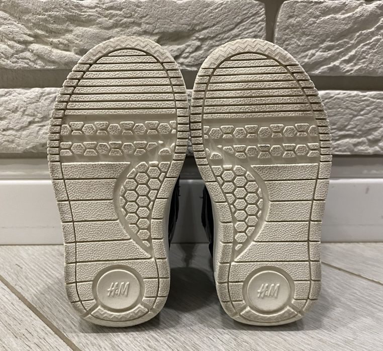 Кросівки/ботінки дитячі. H&M. EUR 20-21