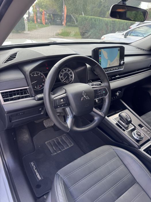 Mitsubishi Outlander 2023