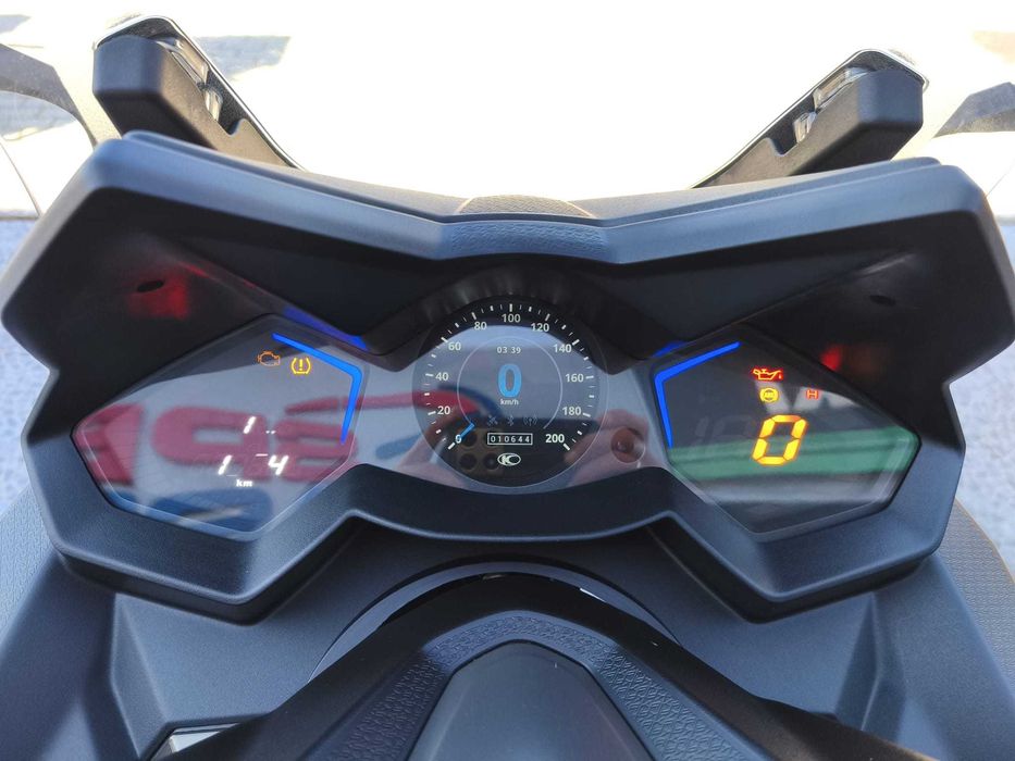 Kymco AK 550 c/ 53cvs