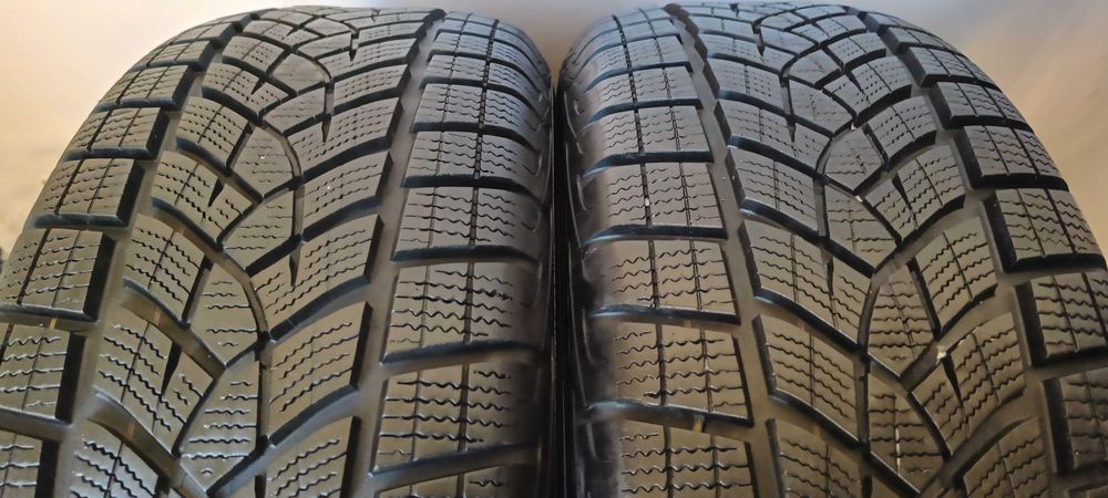 2X 225/60R18 104V Goodyear ultra grip Performance+ SUV 353E