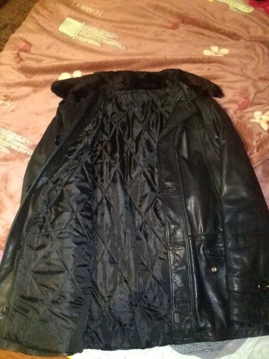 Куртки кожані...