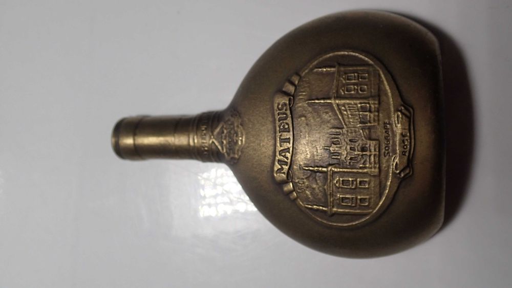 Placa em Bronze Mateus Rosé