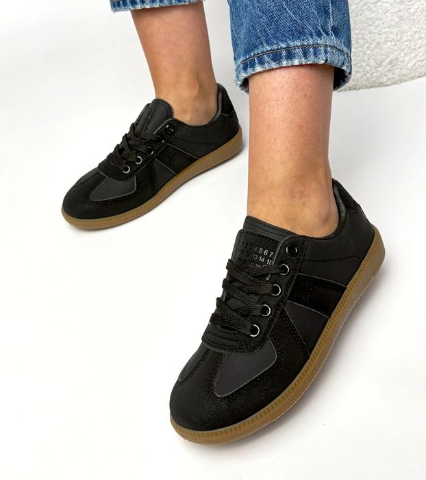Czarne sneakersy na platformie Valentine