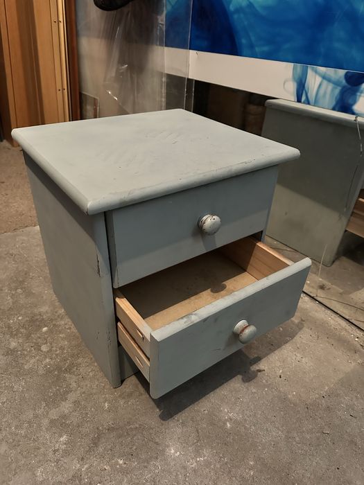 Szafka nocna drewniana pomalowana