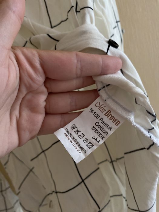 Блуза сорочка шкільна в клітинку біла чорна повсякденна бавовна