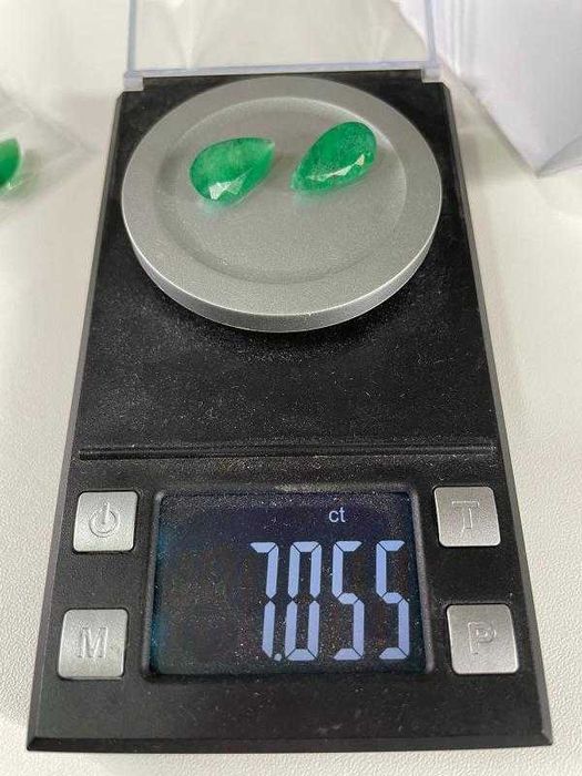 Venda de esmeraldas lapidadas