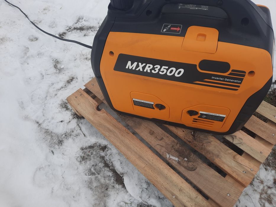 Продам генератор инверторний 3500. Мхр.