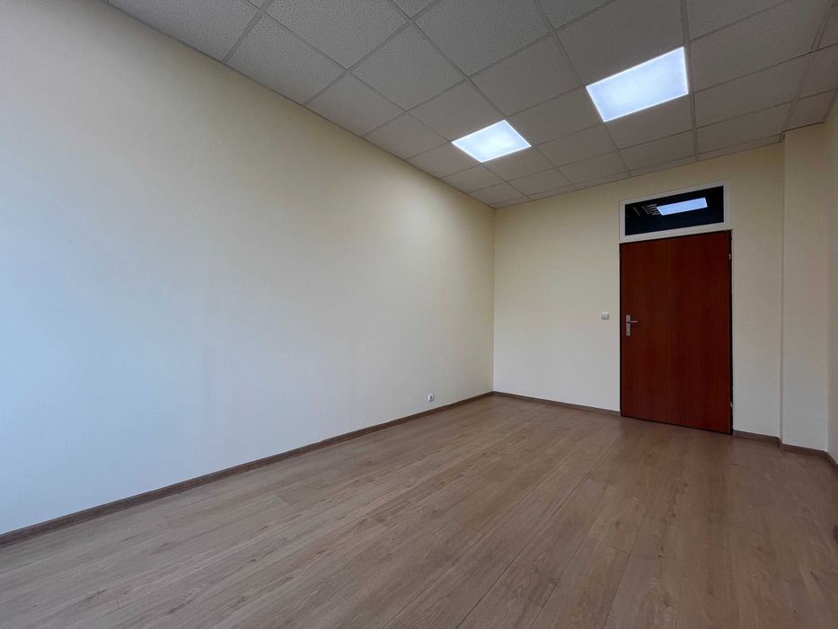 Biuro 18,7 m² w Bytomiu - media w cenie