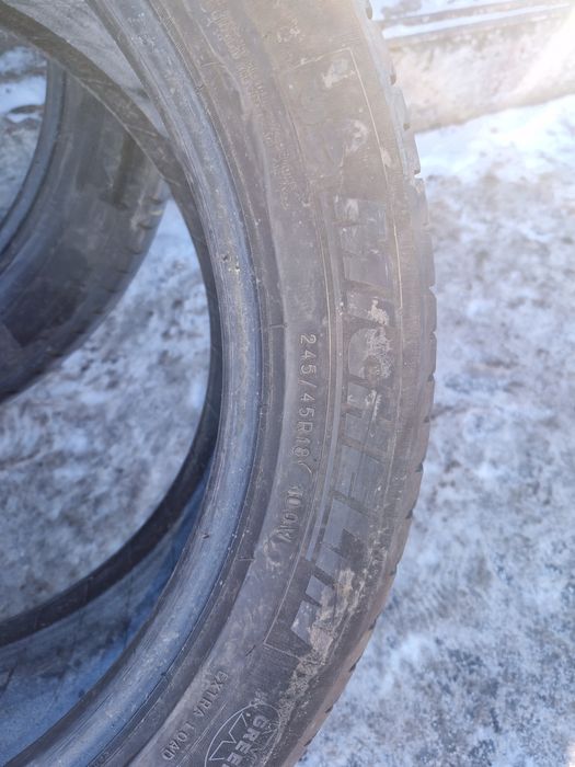 Продам пару 245 45 18.мішелін