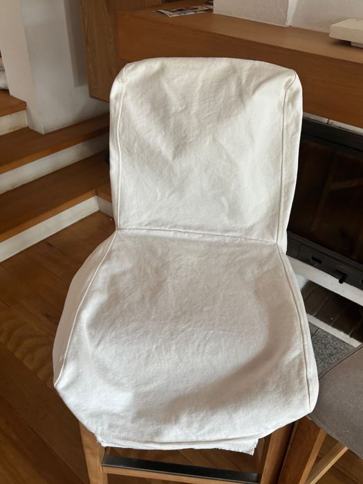Krzesła barowe IKEA hokery BERGMUND