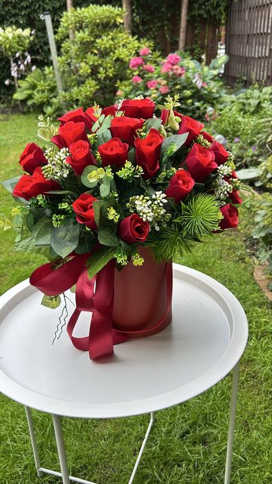 Flower box Bukiet ozdoba sztuczne kwiaty czerwone róże do domu prezent