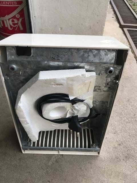 Secador de mãos em estado novo