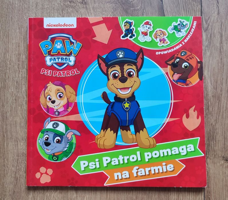 Książka z serii Psi Patrol z naklejkami