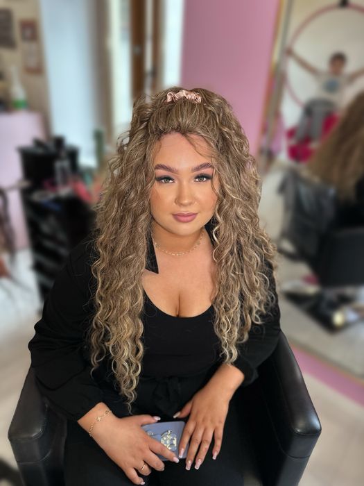 Warkoczyki afroloki przedlużanie hollywood dredokudry i inne fryzury