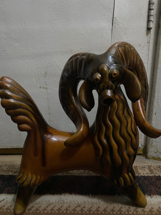 Вінтажна статуетка