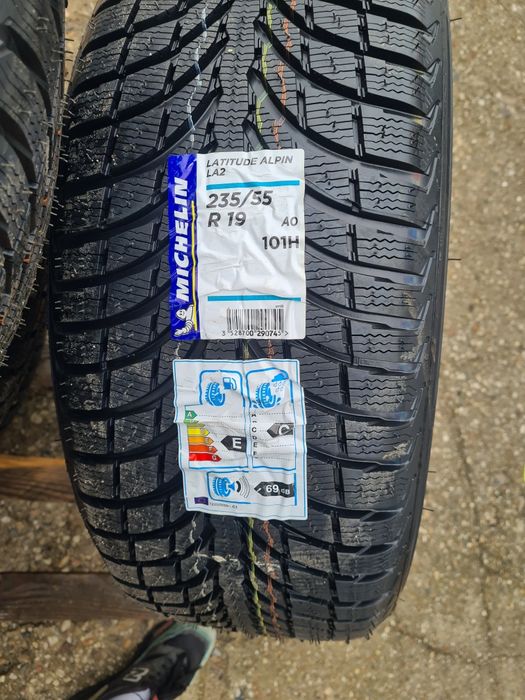 Komplet nowe oryginał koła zimowe Mercedes glc amg 235/55/19 michelin